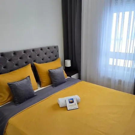 Heli Aparthotel *