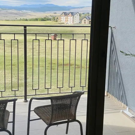 מלון דירות Heli *